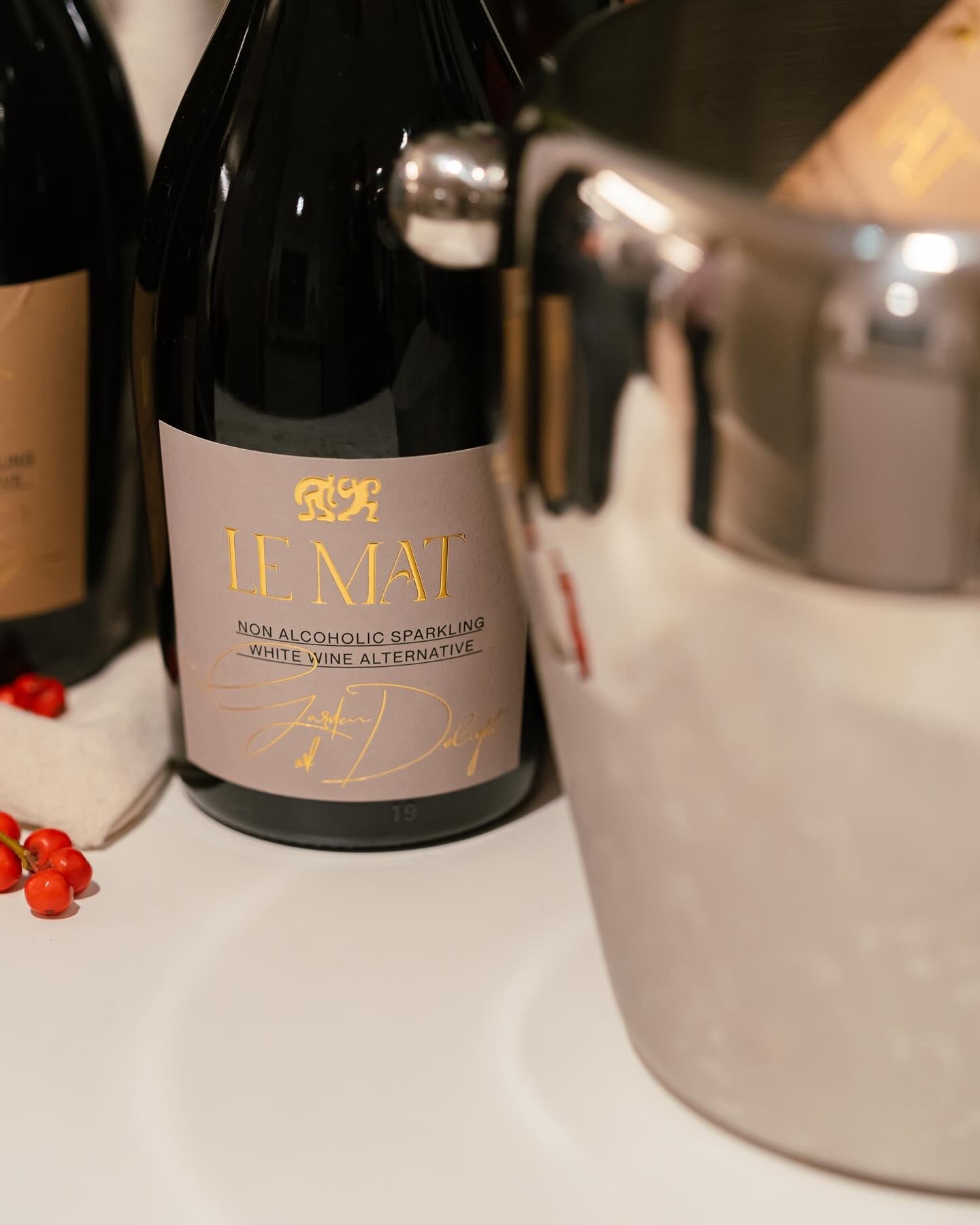 Le Mat Garden of Delight Non-Alcoholic White Sparkling Wine Alternative 750ml