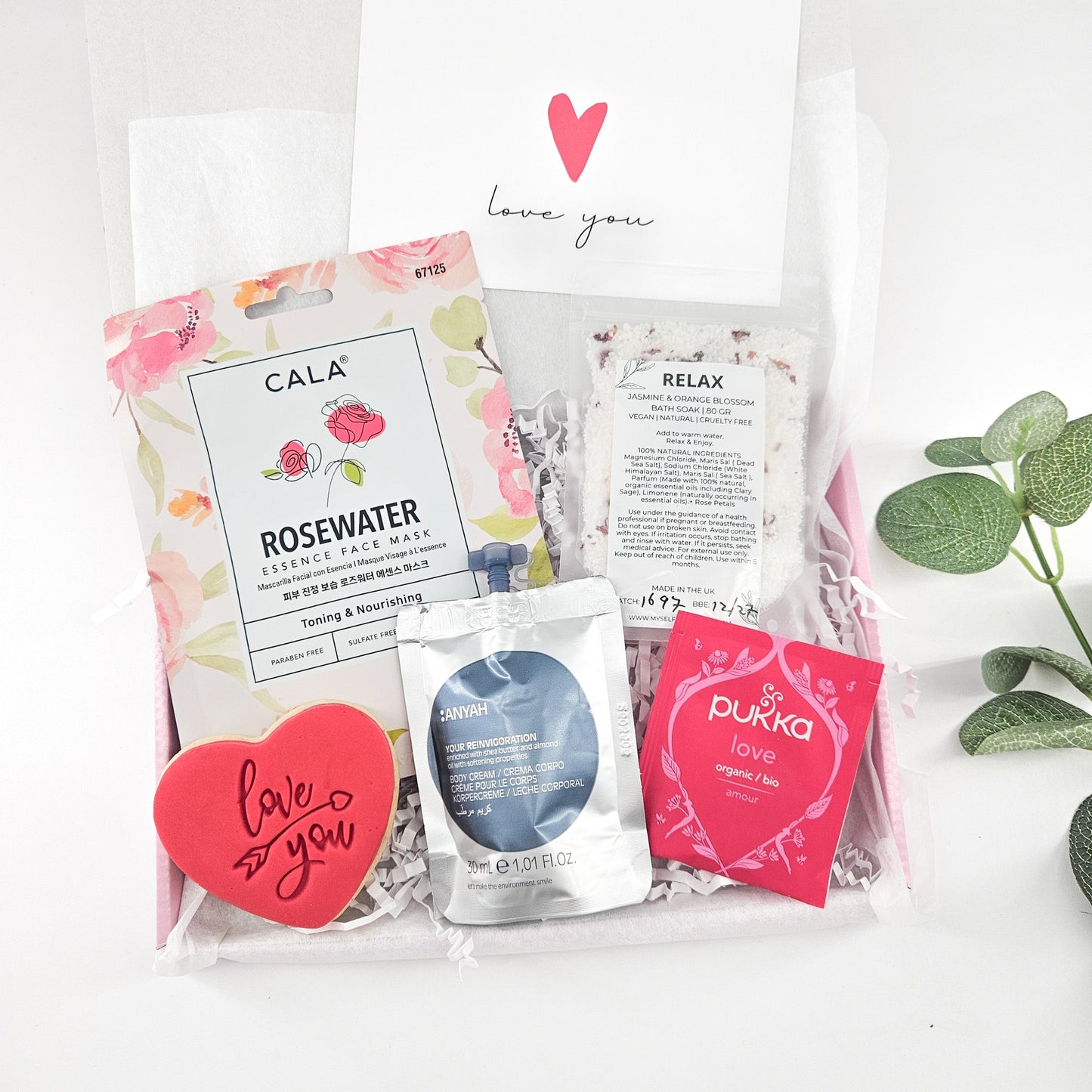 LOVE & RELAX LETTERBOX GIFT | ROMANTIC SELF CARE PAMPER BOX